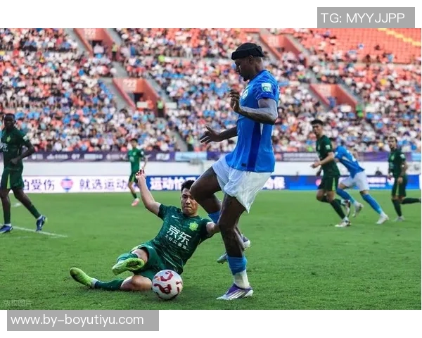 加西亚精彩过人破门新鹏城暂时领先国安1-0